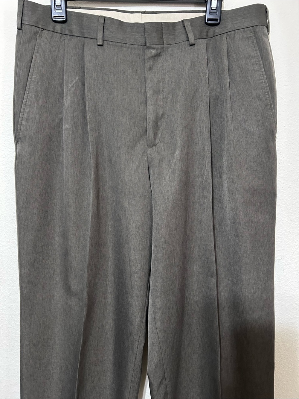 Farah Mens 34x32 Gray Pleated Front Cuffed Hem Dress Pants Trousers - Picture 3 of 8